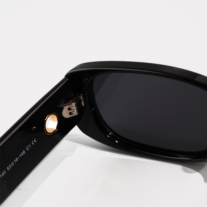 KEZVOR S321 Black L, lifestyle image 7 of 8