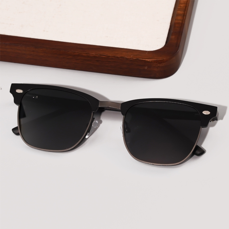 KEZVOR E314 Black, lifestyle image 8 of 17