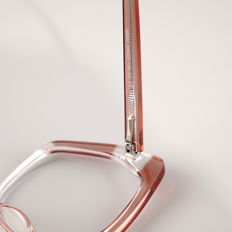 KEZVOR E209 M Pink Clear, lifestyle image 8 of 9