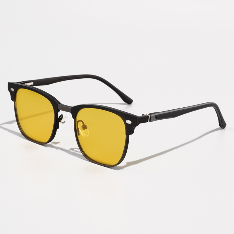 KEZVOR E314 Black, lifestyle image 11 of 17