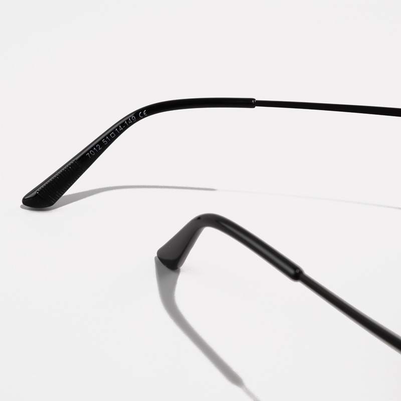 KEZVOR E310 Black L, lifestyle image 17 of 17