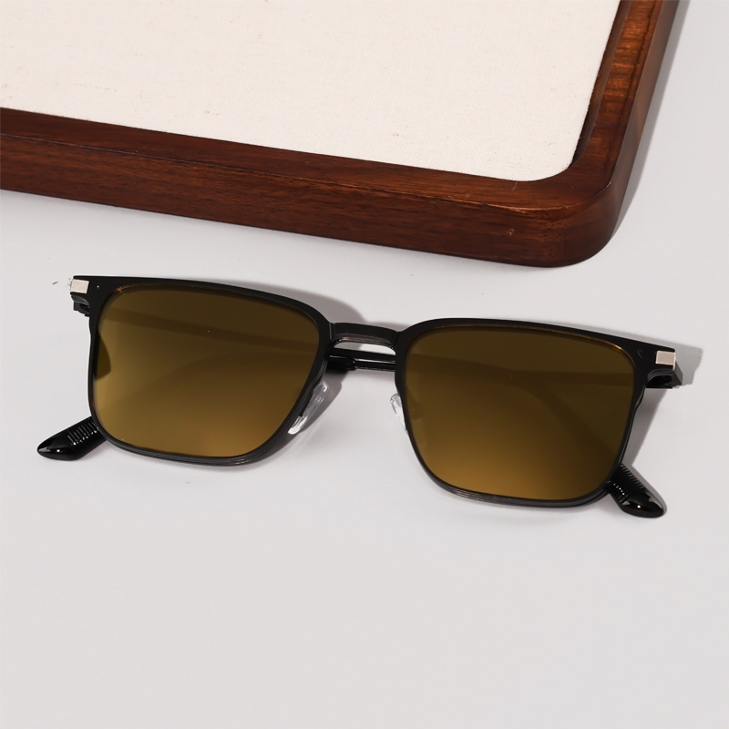 KEZVOR E310 Black L, lifestyle image 9 of 17