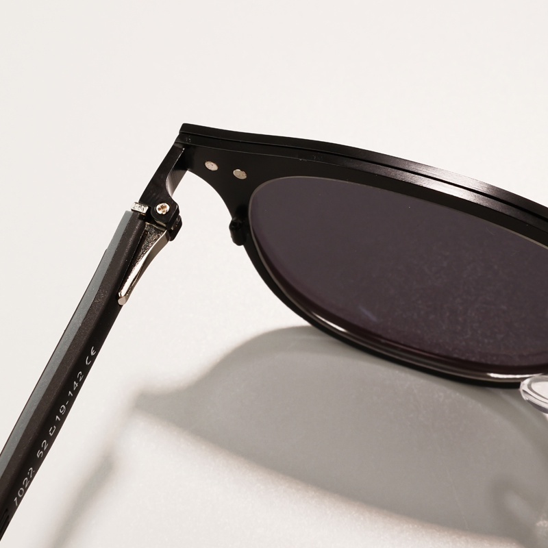 KEZVOR E309 Blaack XL, lifestyle image 9 of 12