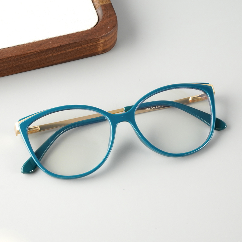 KEZVOR E162 S Blue Gold, lifestyle image 4 of 11