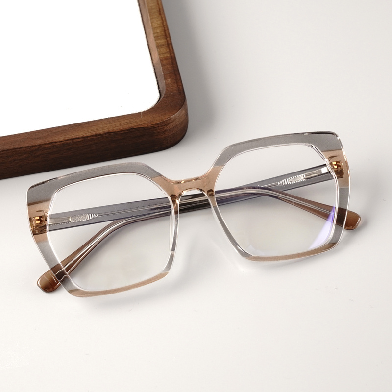 KEZVOR E209 M Brown Clear, lifestyle image 4 of 9