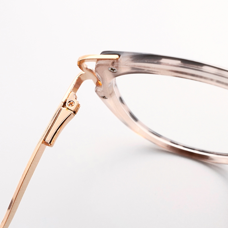 KEZVOR E219 L Tortoise, lifestyle image 6 of 8