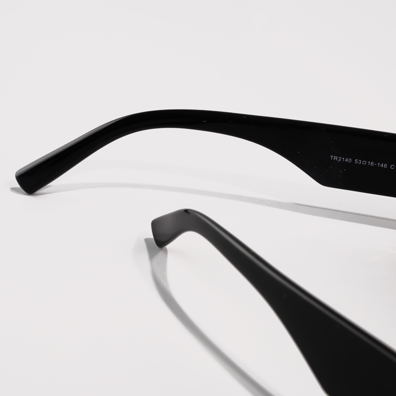 KEZVOR S321 Black L, lifestyle image 8 of 8