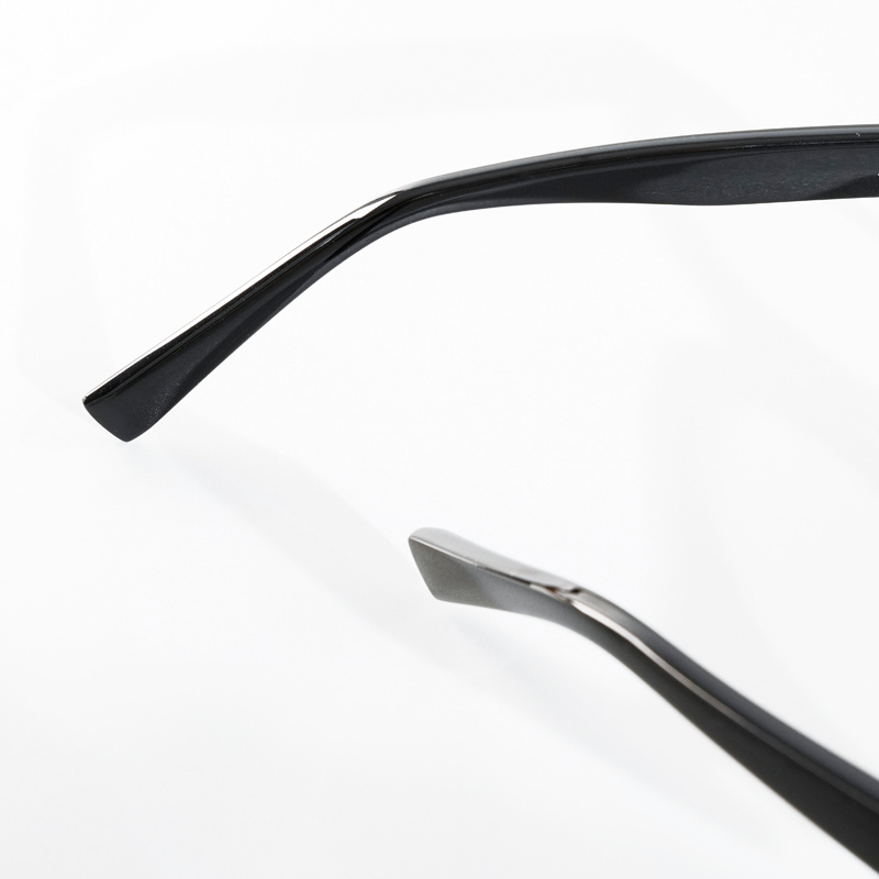 KEZVOR E236 L Black, lifestyle image 8 of 9
