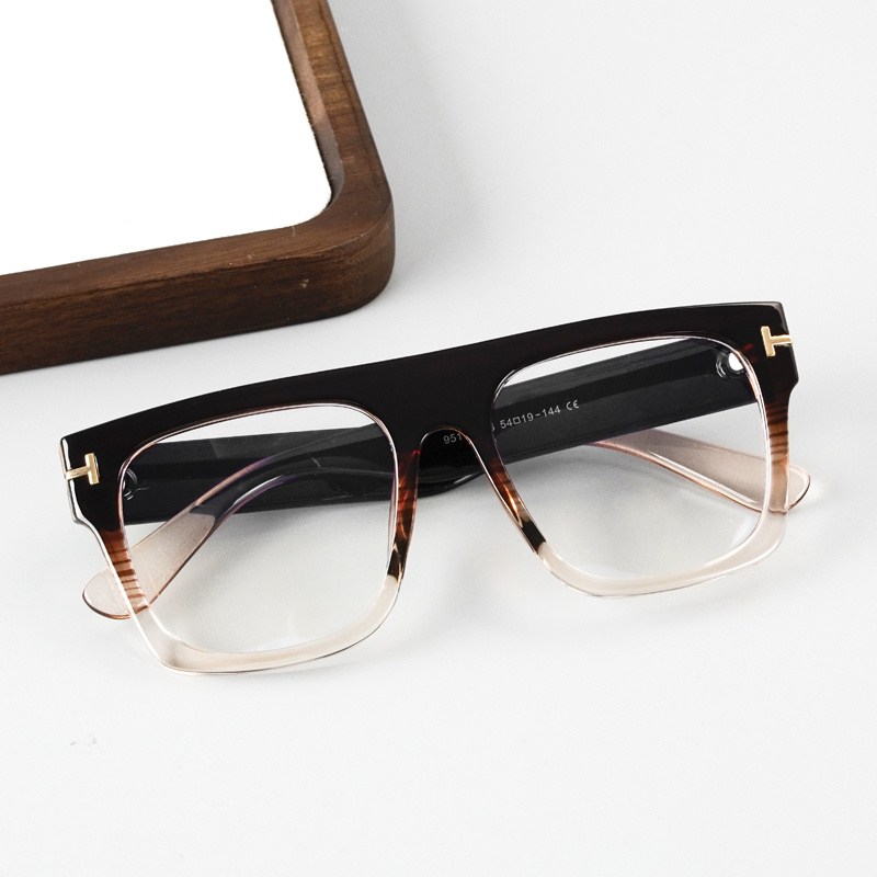KEZVOR E159 M Brown Clear, lifestyle image 4 of 9