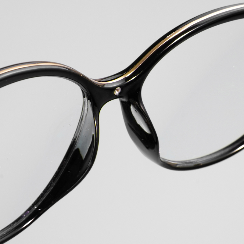 KEZVOR E162 S Black Gold, lifestyle image 9 of 9