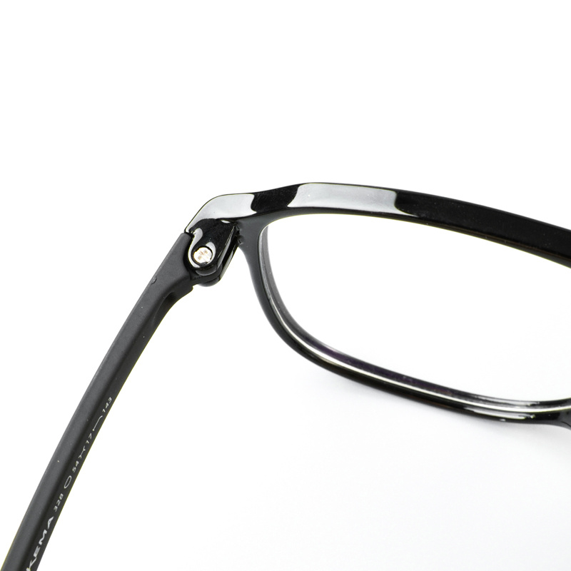KEZVOR E297 Black, lifestyle image 6 of 8