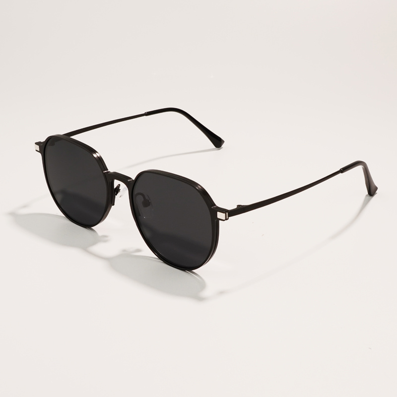 KEZVOR E312 Gunmetal L, lifestyle image 12 of 16