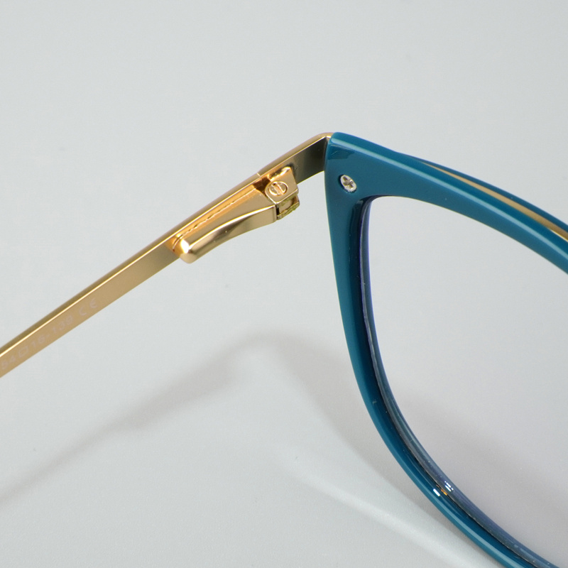 KEZVOR E162 S Blue Gold, lifestyle image 8 of 11