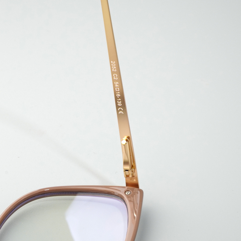 KEZVOR E162 S Pink Gold, lifestyle image 10 of 11