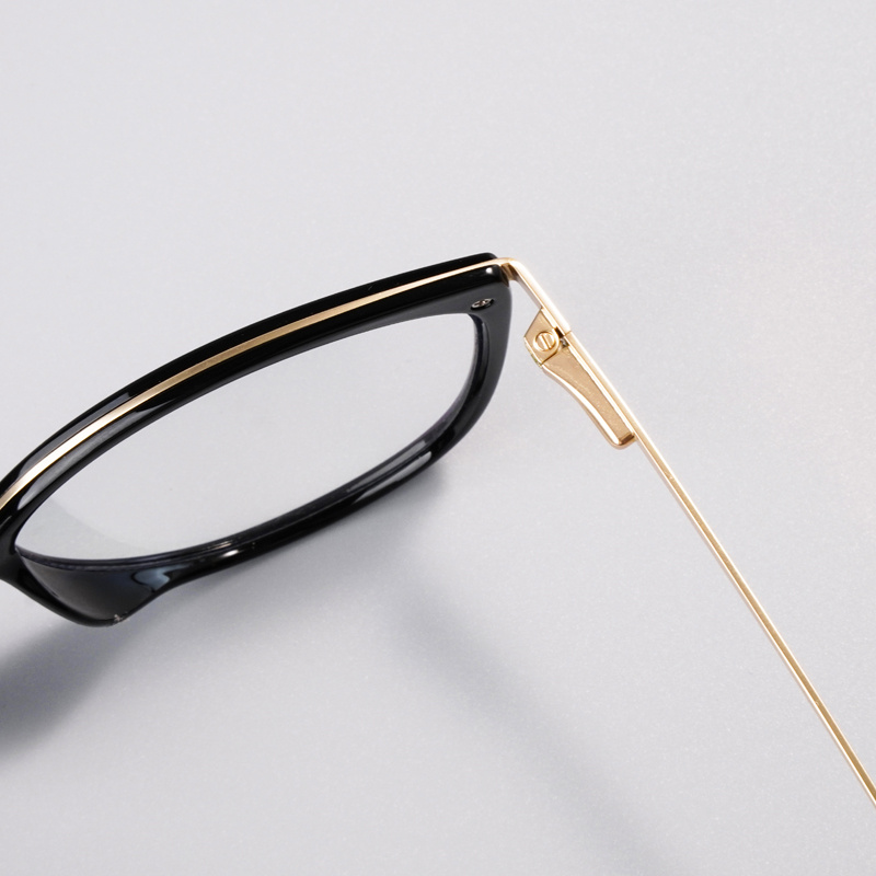 KEZVOR E162 S Black Gold, lifestyle image 7 of 9