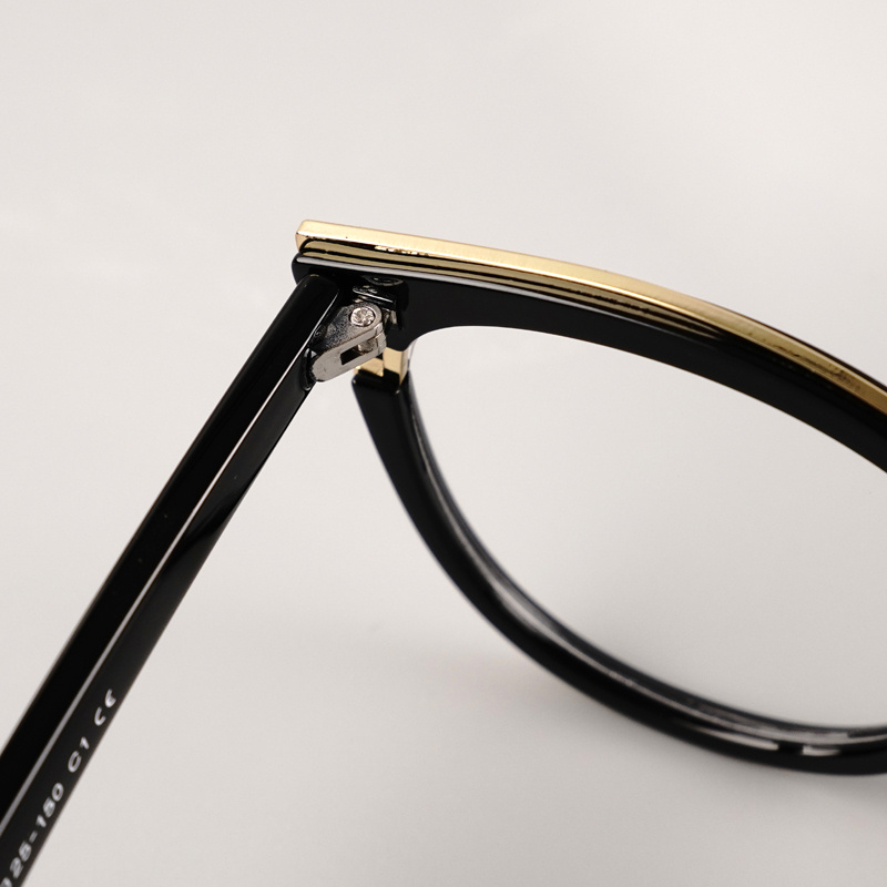KEZVOR E174 S Black Gold, lifestyle image 6 of 9