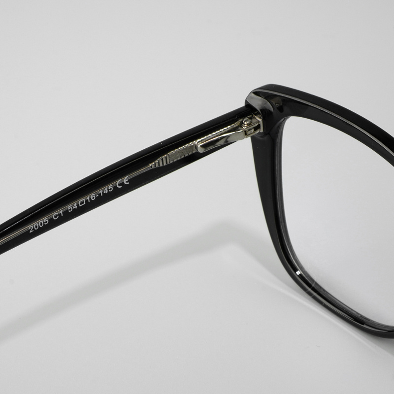 KEZVOR E178 S Black, lifestyle image 8 of 11