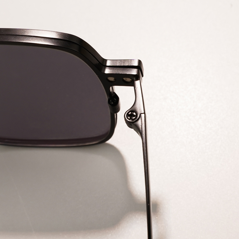 KEZVOR E311 Black M, lifestyle image 15 of 16