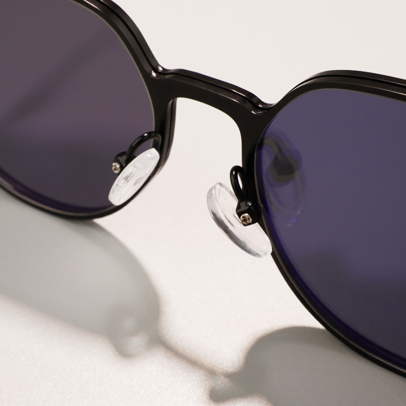 KEZVOR E312 Gunmetal L, lifestyle image 13 of 16