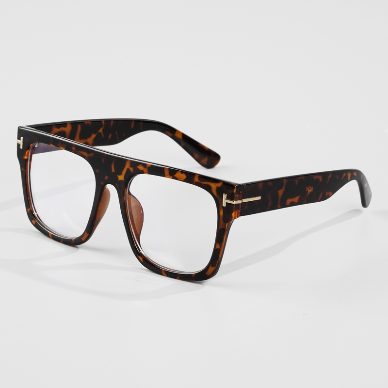 KEZVOR E159 M Tortoise, lifestyle image 5 of 8