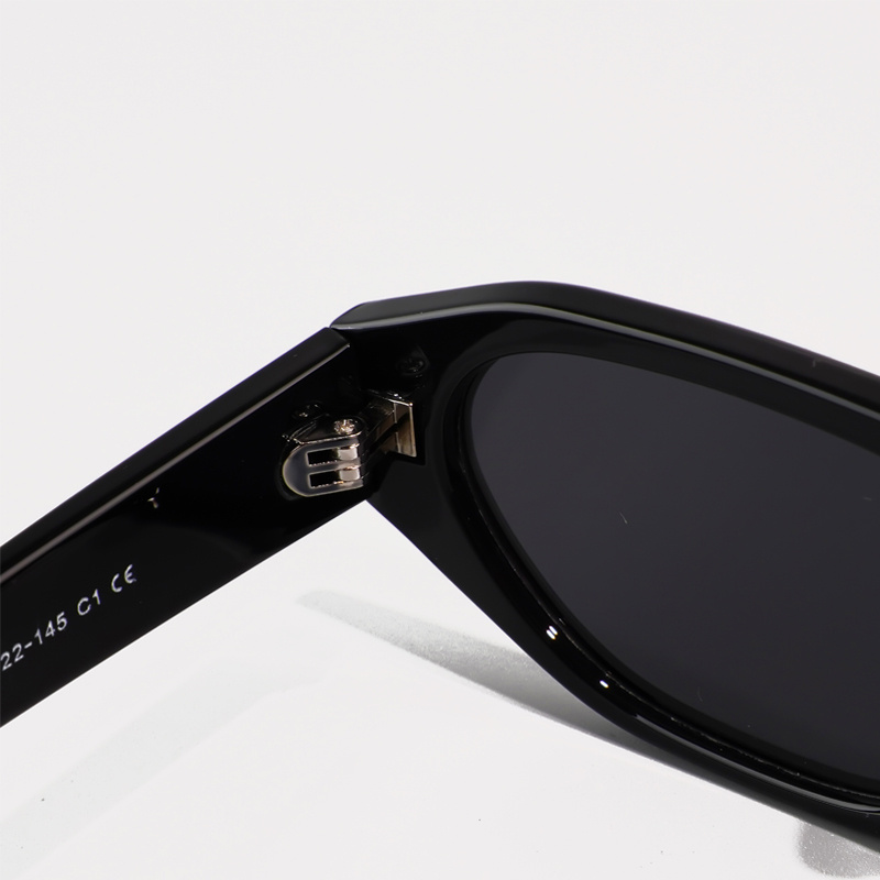 KEZVOR S324 Black L, lifestyle image 6 of 8