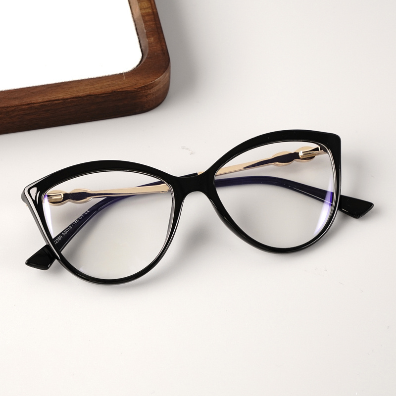 KEZVOR E166 M Black, lifestyle image 4 of 9