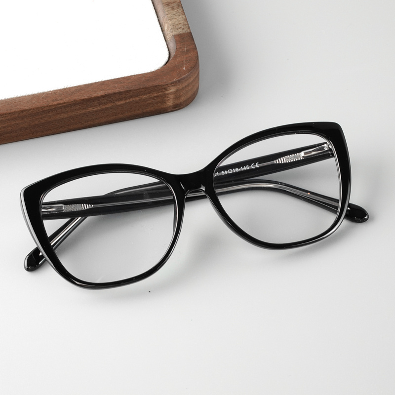 KEZVOR E178 S Black, lifestyle image 4 of 11