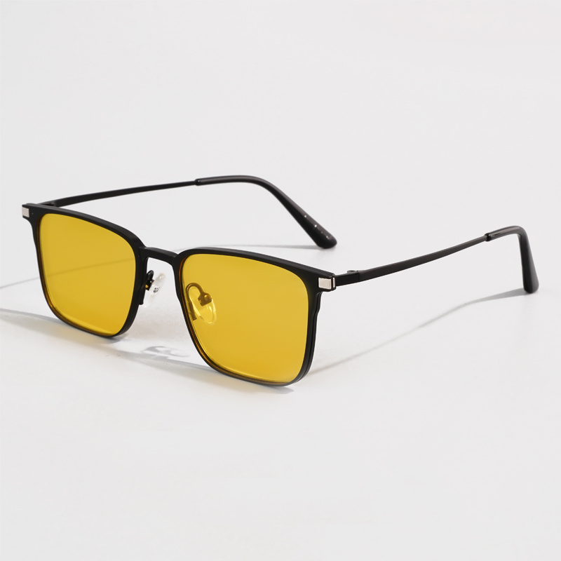 KEZVOR E310 Black L, lifestyle image 11 of 17