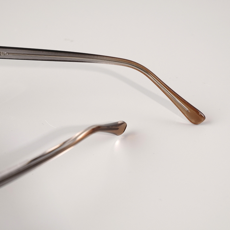 KEZVOR E209 M Brown Clear, lifestyle image 9 of 9