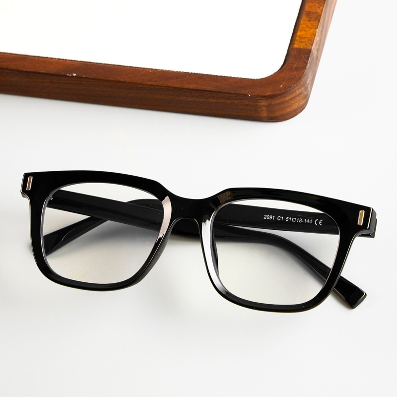 KEZVOR E236 L Black, lifestyle image 4 of 9
