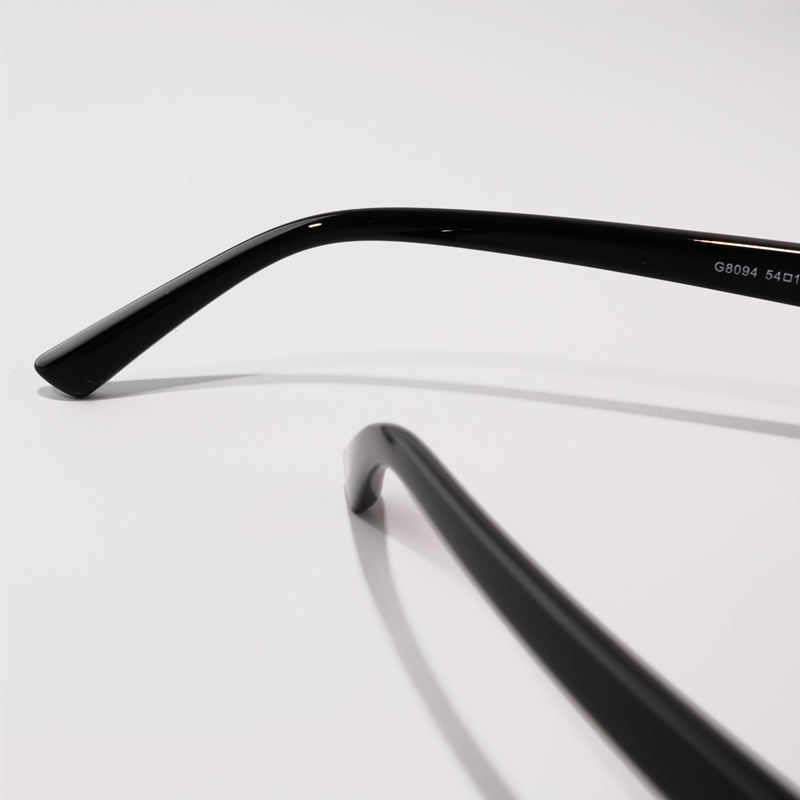 KEZVOR E323 Black L, lifestyle image 8 of 8