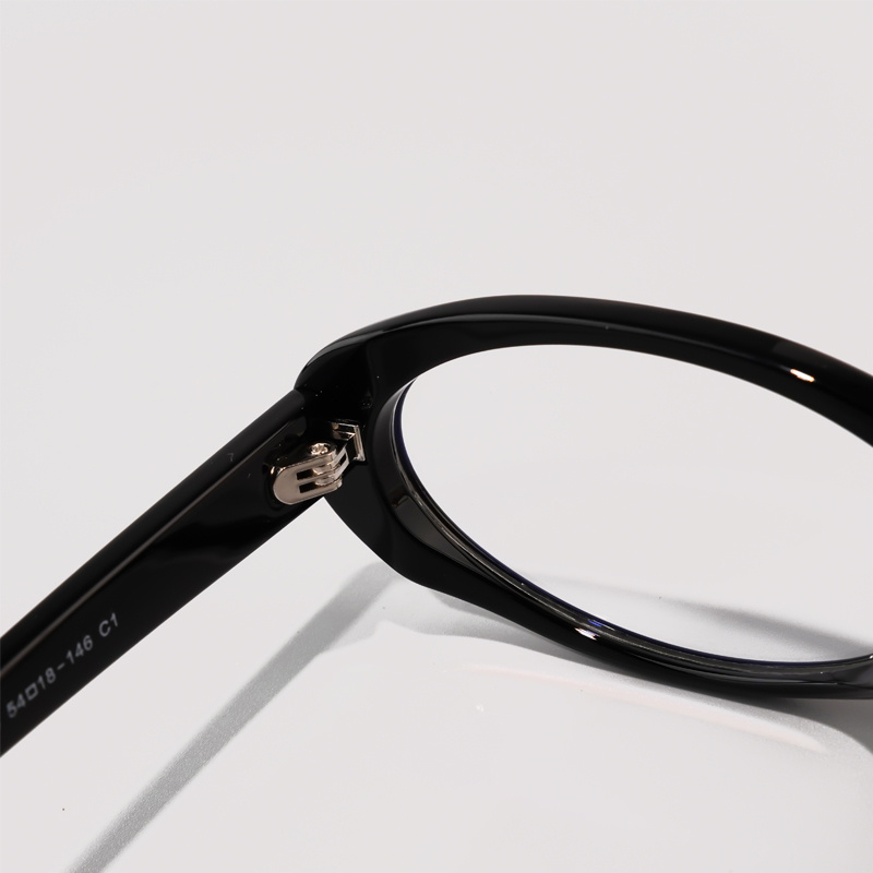 KEZVOR E323 Black L, lifestyle image 6 of 8