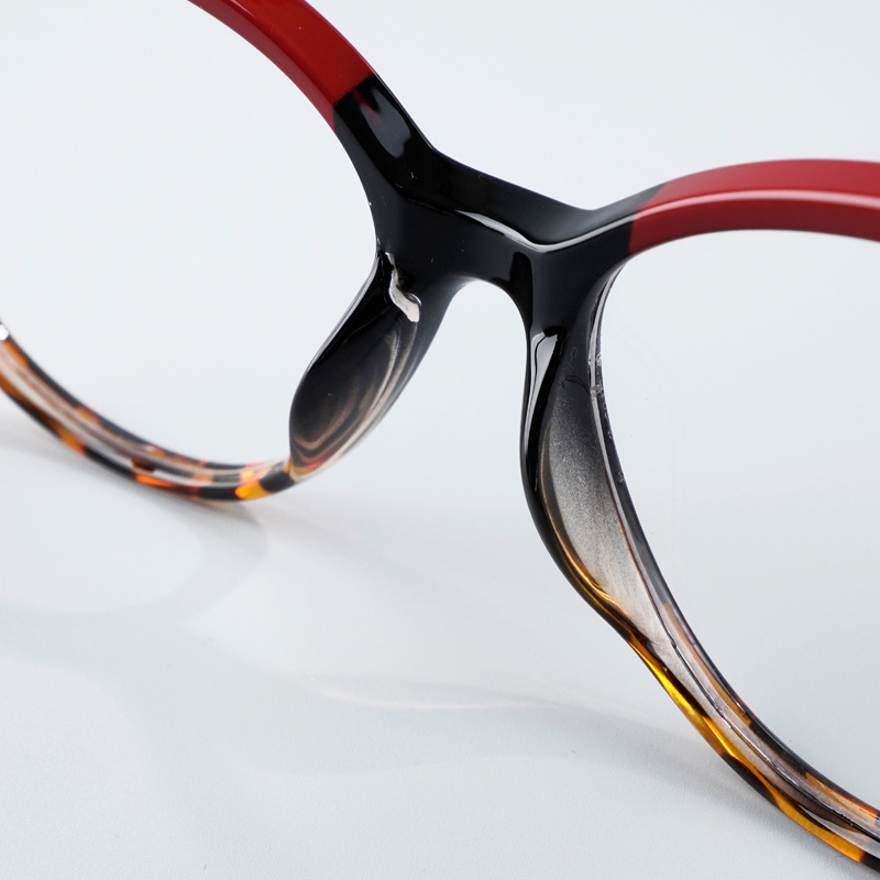KEZVOR E163 M Red Pattern, lifestyle image 7 of 11