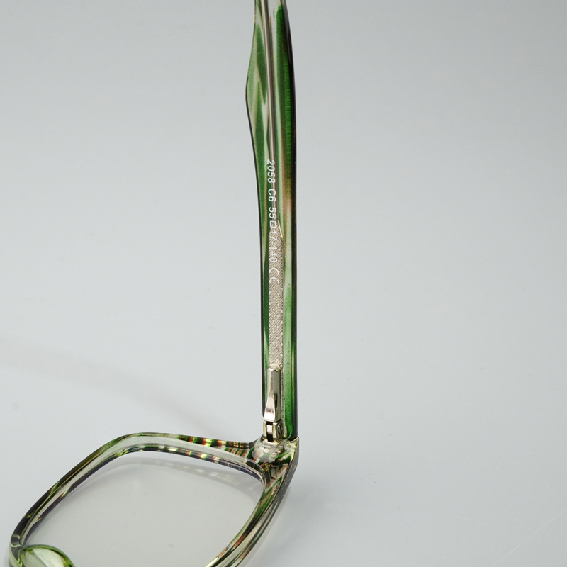 KEZVOR E165 M Green Grain, lifestyle image 8 of 9