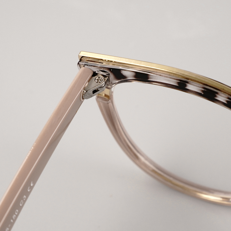 KEZVOR E174 S Grey Tortoise, lifestyle image 6 of 9