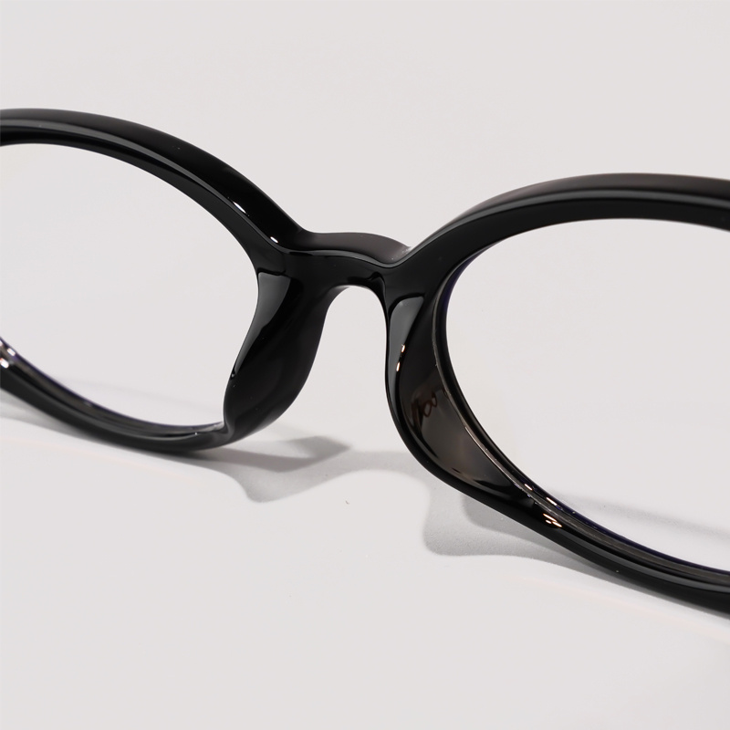 KEZVOR E323 Black L, lifestyle image 7 of 8