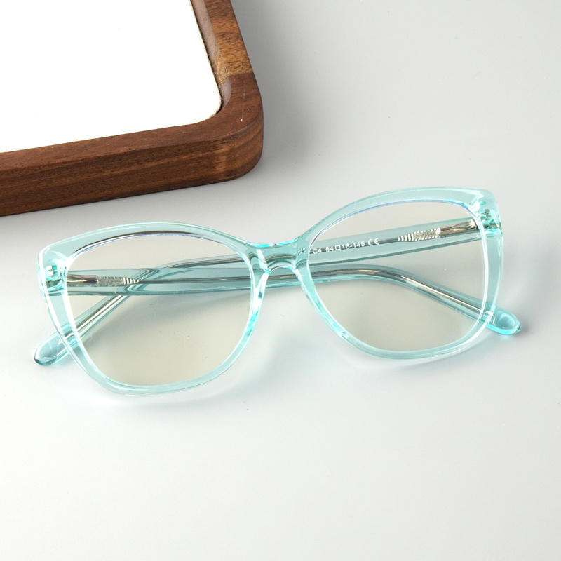 KEZVOR E178 S Green Clear, lifestyle image 4 of 8