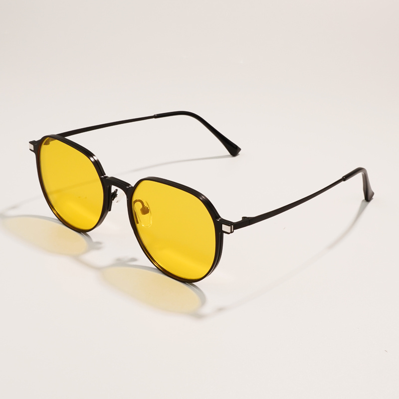 KEZVOR E312 Gunmetal L, lifestyle image 11 of 16