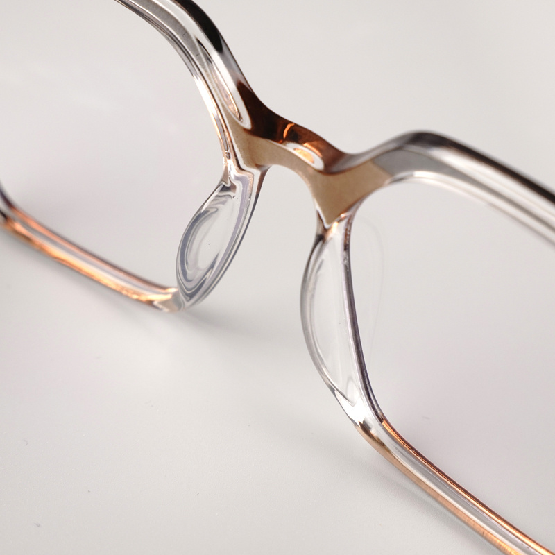 KEZVOR E209 M Brown Clear, lifestyle image 7 of 9