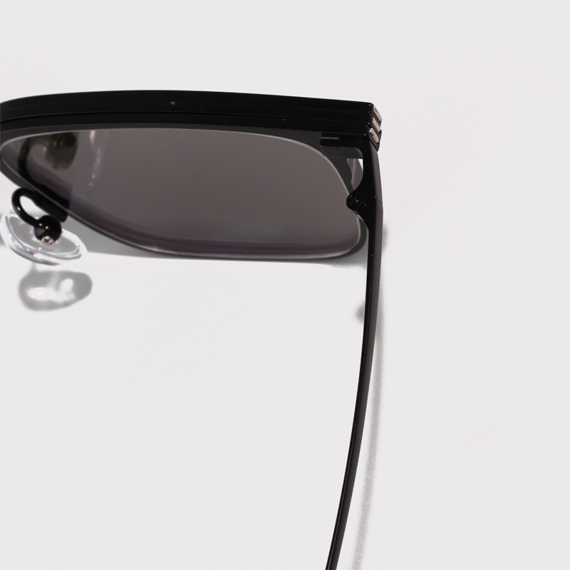 KEZVOR E310 Black L, lifestyle image 16 of 17