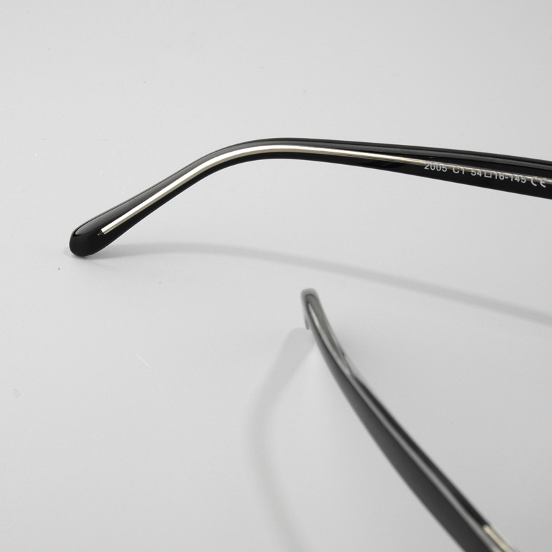 KEZVOR E178 S Black, lifestyle image 10 of 11