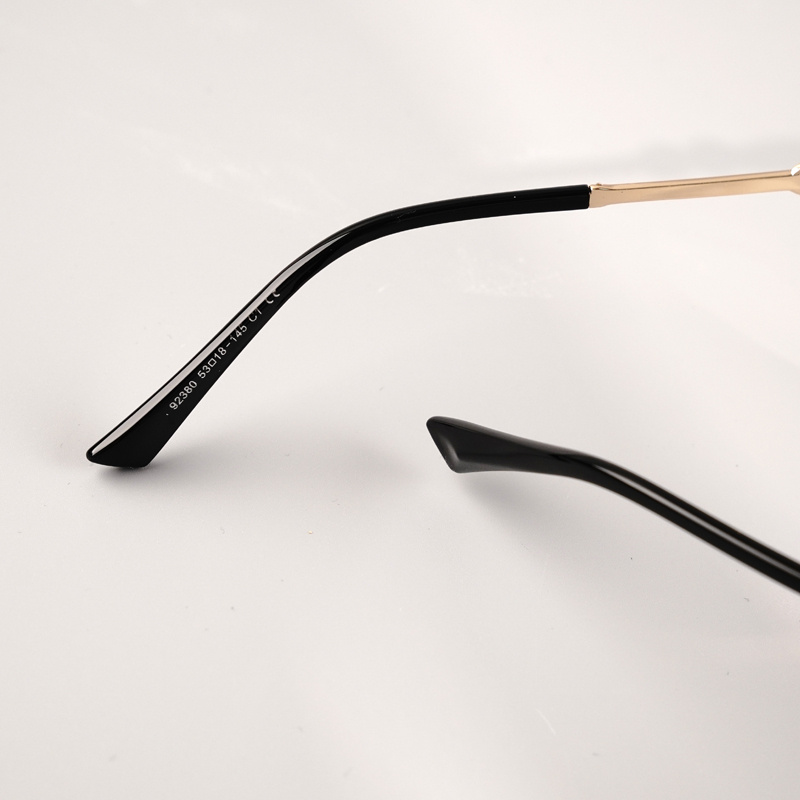 KEZVOR E166 M Black, lifestyle image 9 of 9