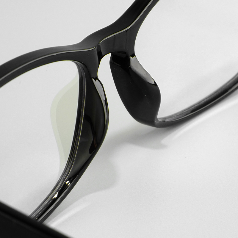 KEZVOR E165 M Black, lifestyle image 8 of 10