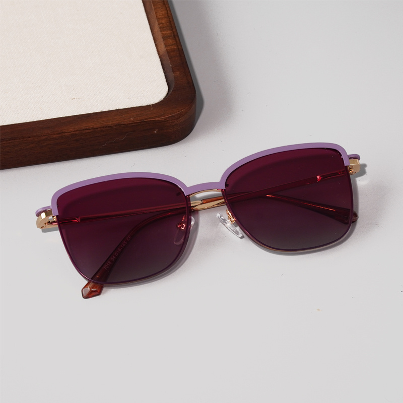 KEZVOR E308 Purple XL, lifestyle image 6 of 12