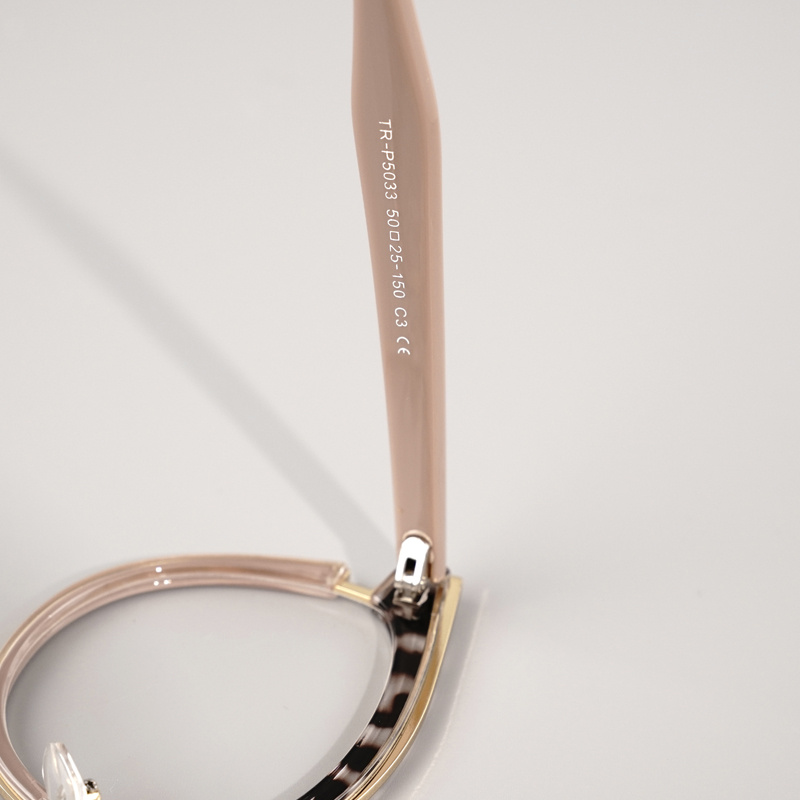 KEZVOR E174 S Grey Tortoise, lifestyle image 8 of 9