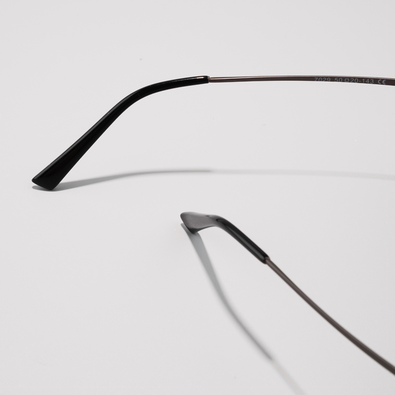 KEZVOR E313 L Gunmetal, lifestyle image 16 of 16
