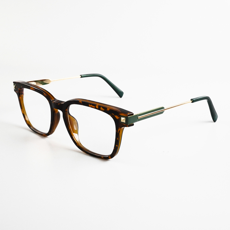 KEZVOR E237 L Tortoise, lifestyle image 5 of 8
