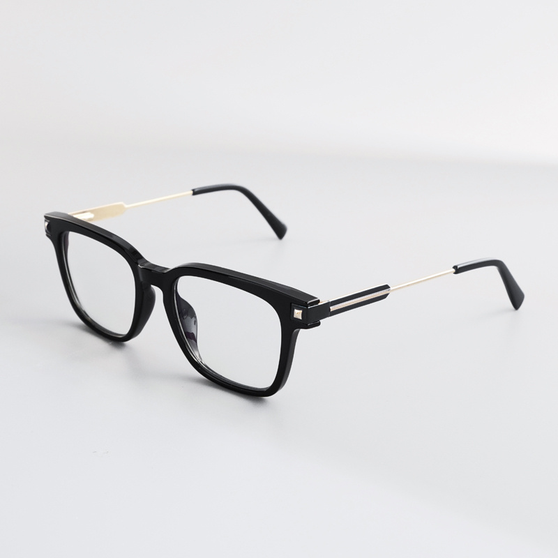 KEZVOR E237 L Black, lifestyle image 5 of 9