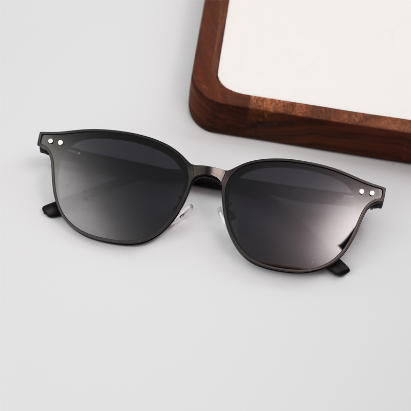 KEZVOR E309 Blaack XL, lifestyle image 6 of 12