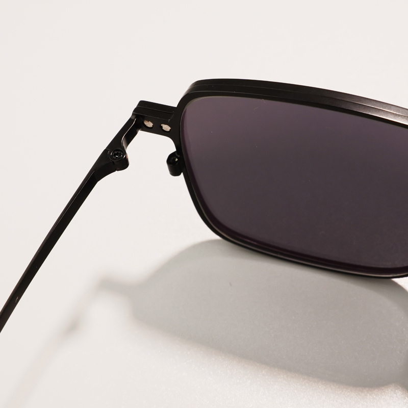KEZVOR E311 Black M, lifestyle image 14 of 16